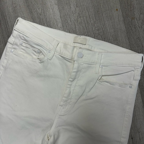 MOTHER The Weekender Fray Jeans - Fairest Of Them All | Size 32 - Picture 6 of 12